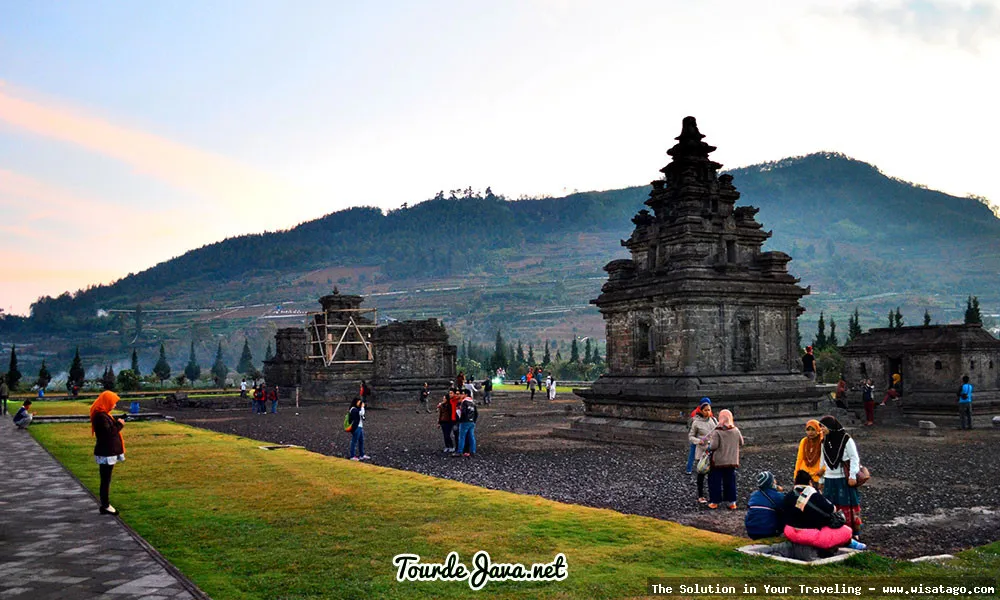 Wisata Dieng Plateau yang memukau.