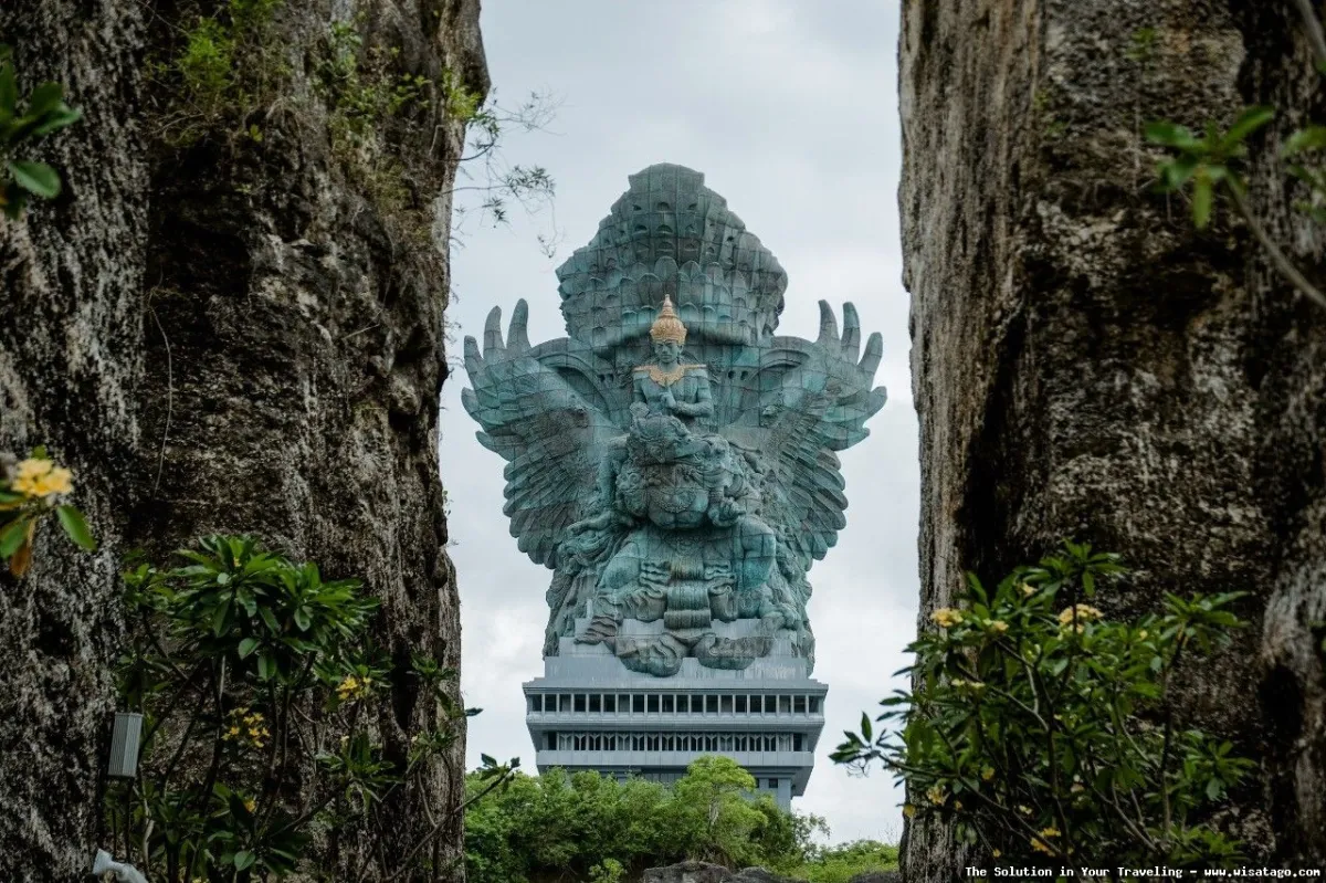 wisata Garuda Wisnu Kencana megah memukau