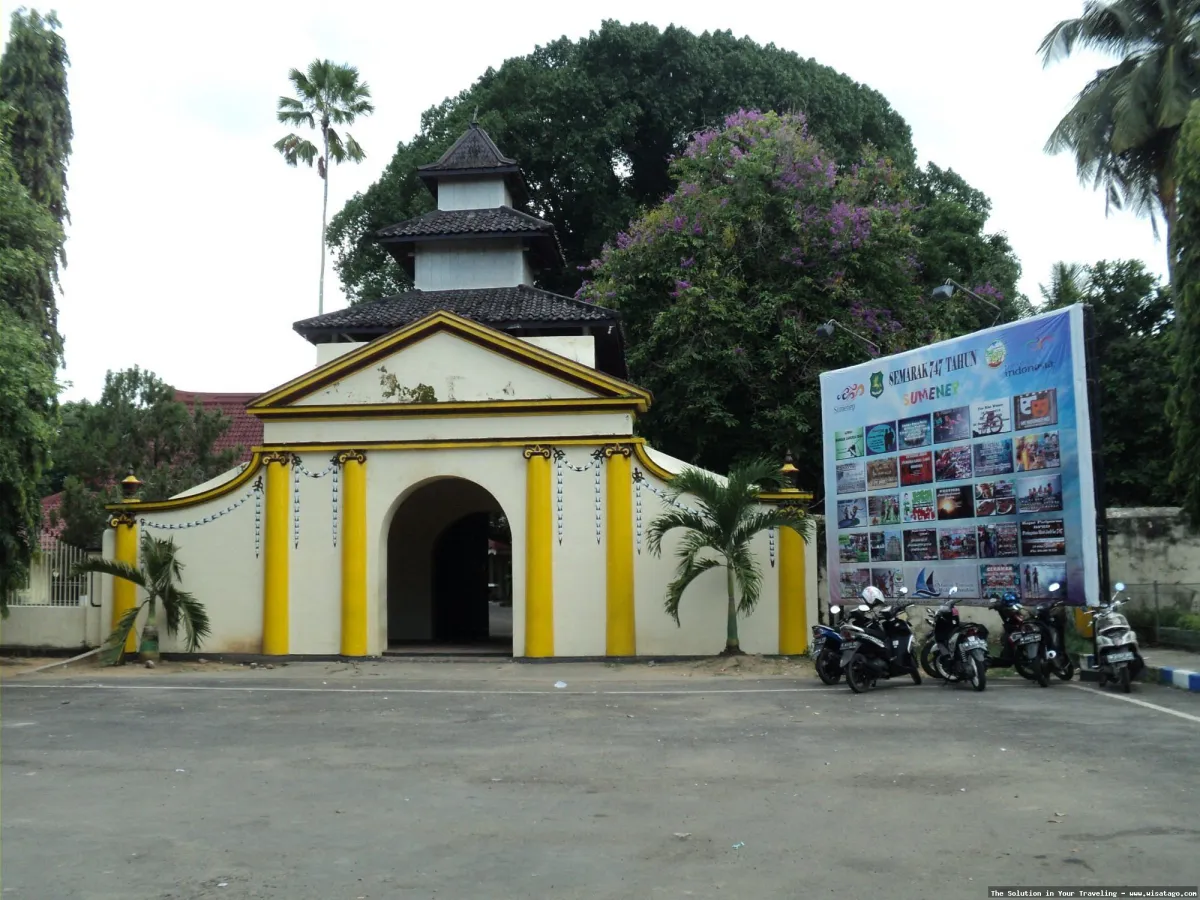 Wisata Gedung Perundingan Linggarjati bersejarah