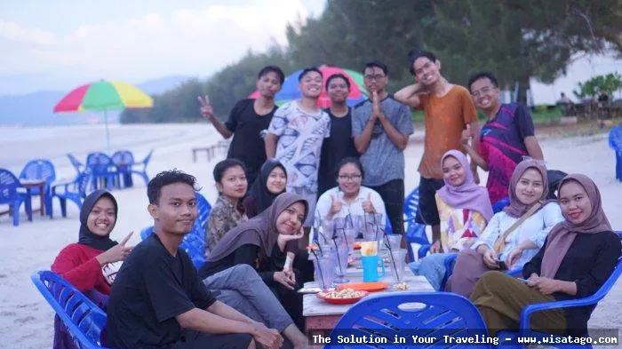 Wisata Goa Impol Jemaja yang memukau