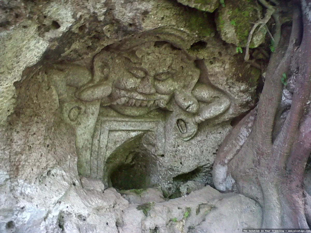 Wisata Gua Butho: stalaktit memukau