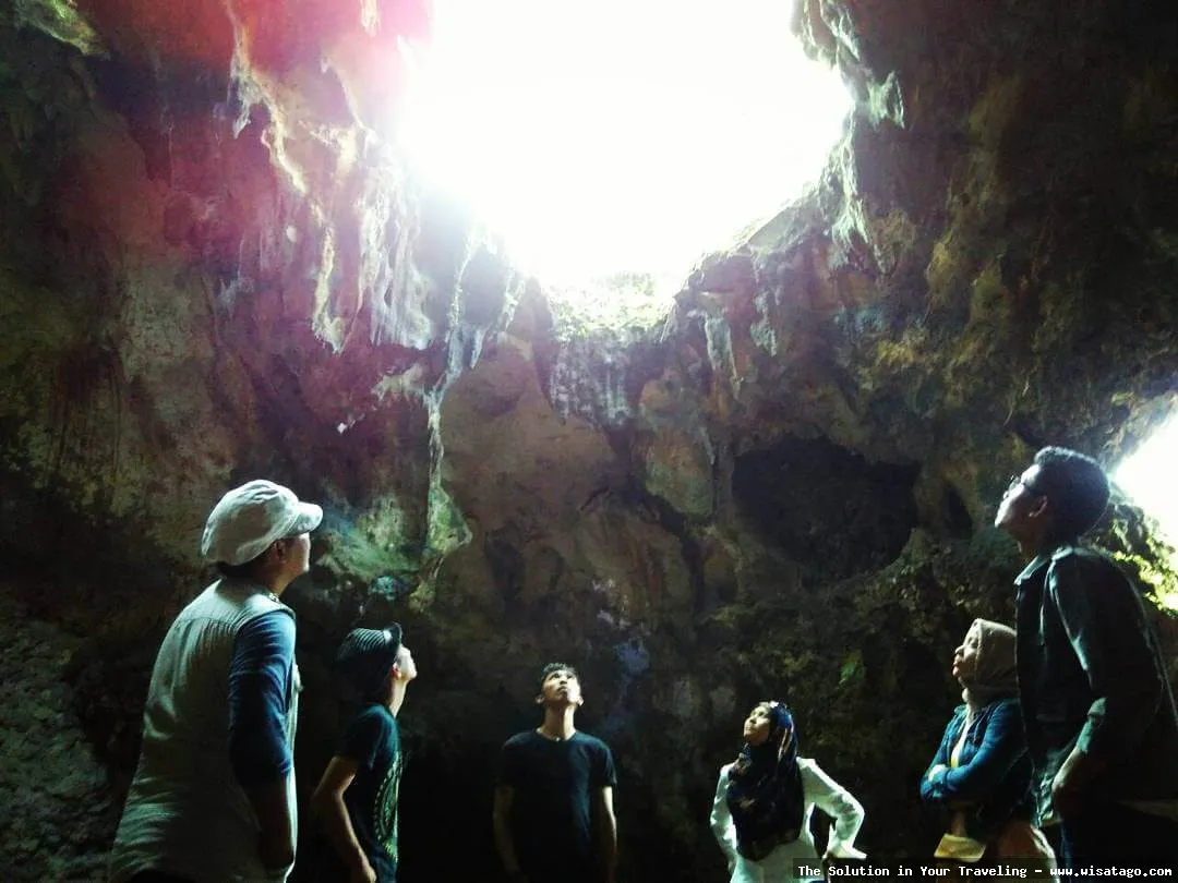 Wisata Gua Jatijajar yang mempesona