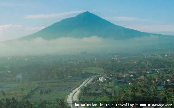 Wisata Gunung Cikuray yang menantang