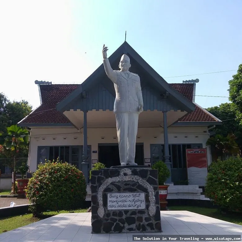 Wisata Istana Gebang bernuansa sejarah