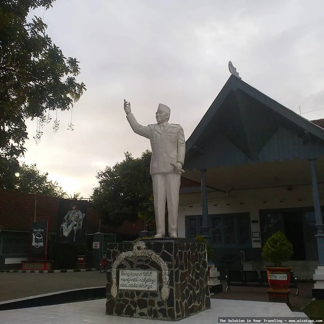 Wisata Istana Gebang yang bersejarah.