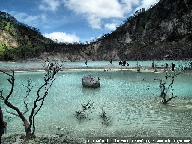 Wisata Kawah Putih Ciwidey yang memukau