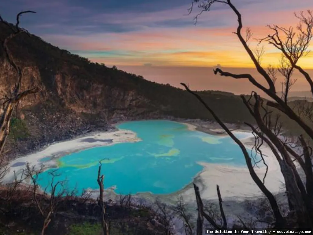 Wisata Kawah Putih Ciwidey yang memukau