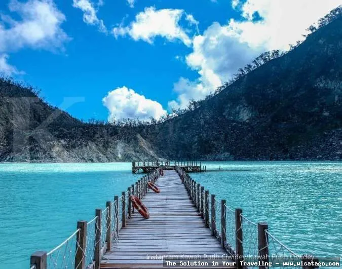 Wisata Kawah Putih Ciwidey yang memukau