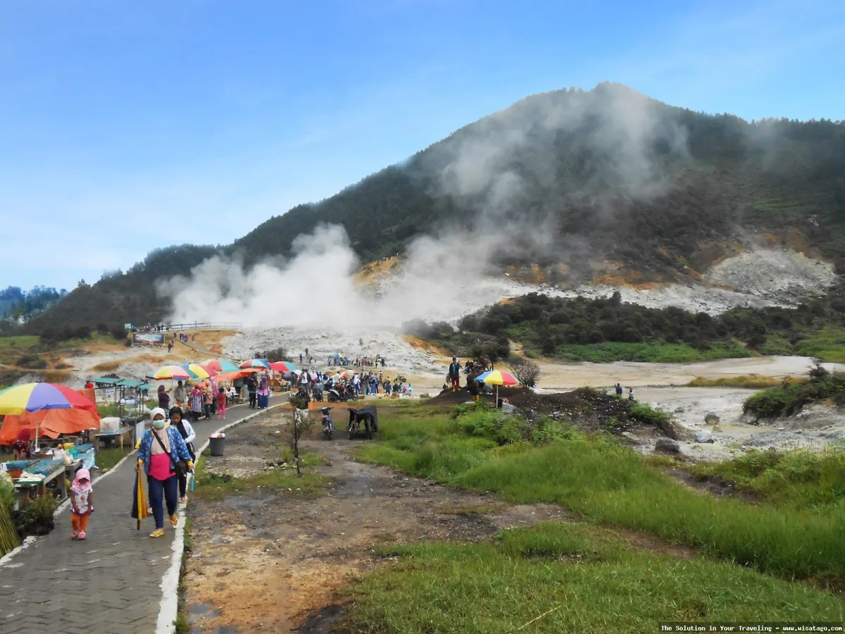 wisata Kawah Sikidang yang menawan.