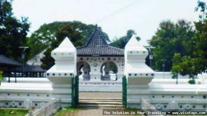 Wisata Keraton Kanoman Cirebon yang mempesona