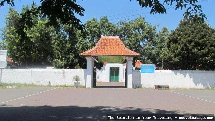 Wisata Keraton Kanoman Cirebon yang bersejarah