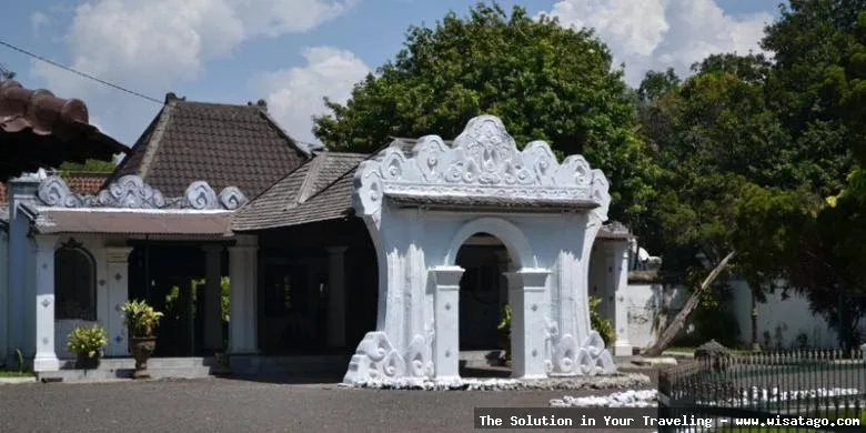 Wisata Keraton Kasepuhan Cirebon yang megah