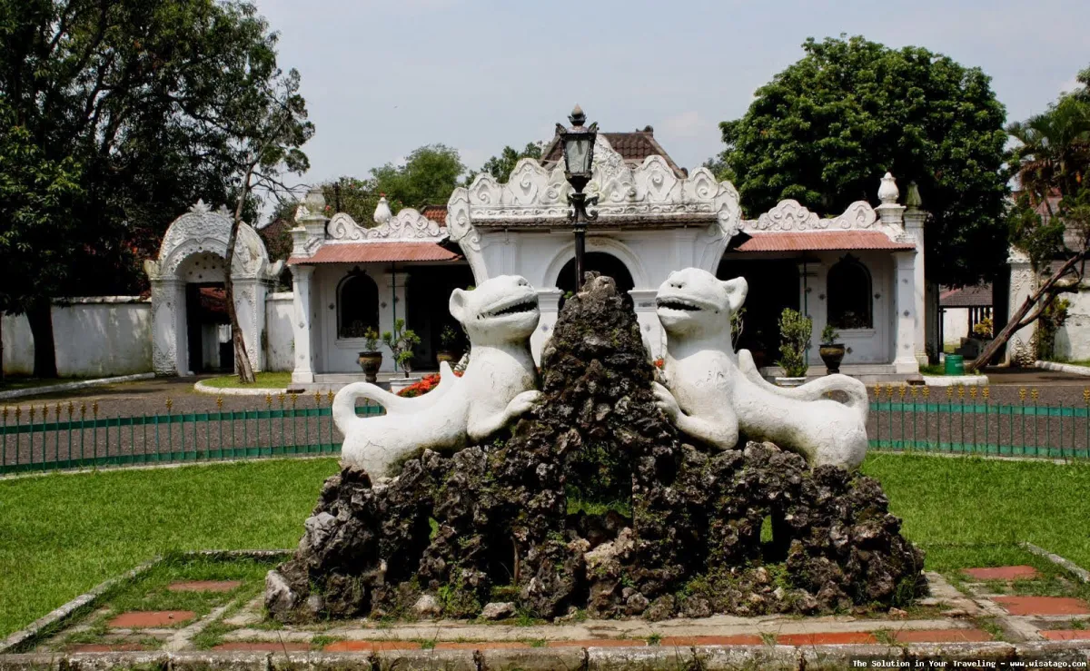 Wisata Keraton Kasepuhan Cirebon yang bersejarah