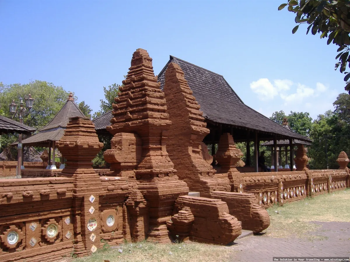 wisata Keraton Kasepuhan Cirebon yang megah