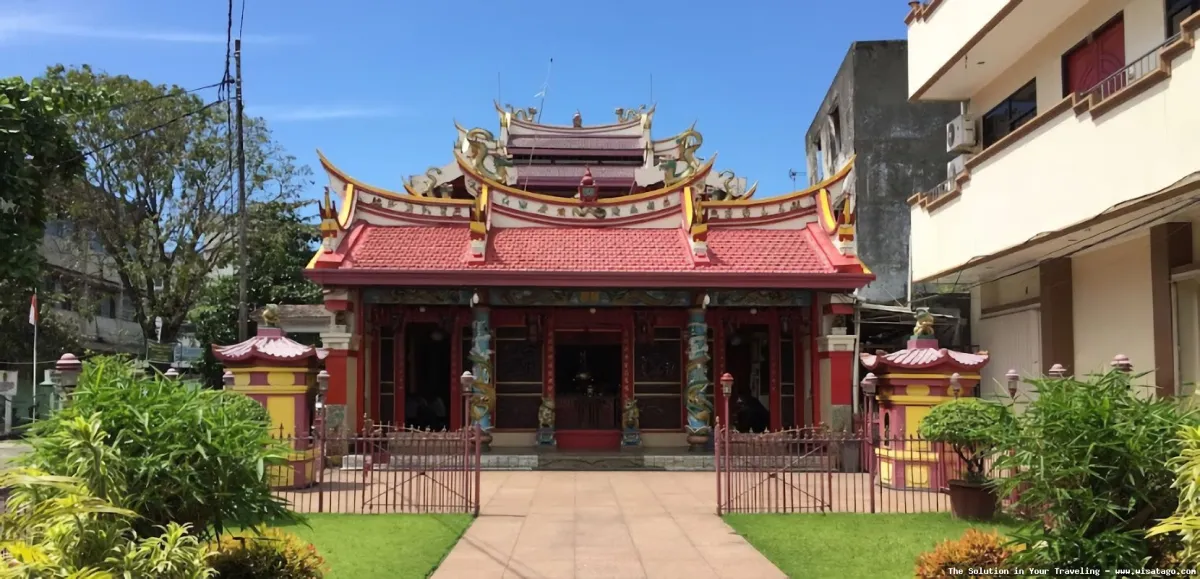 Wisata Klenteng Kim Hin Kiong, megah dan indah