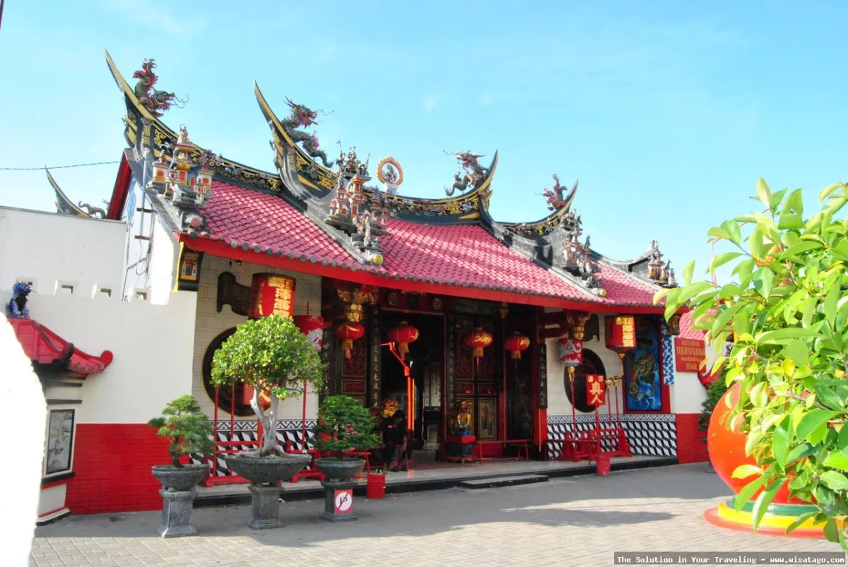 Wisata Klenteng Kim Hin Kiong yang indah