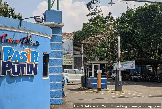 wisata Kolam Renang Pasir Putih memukau