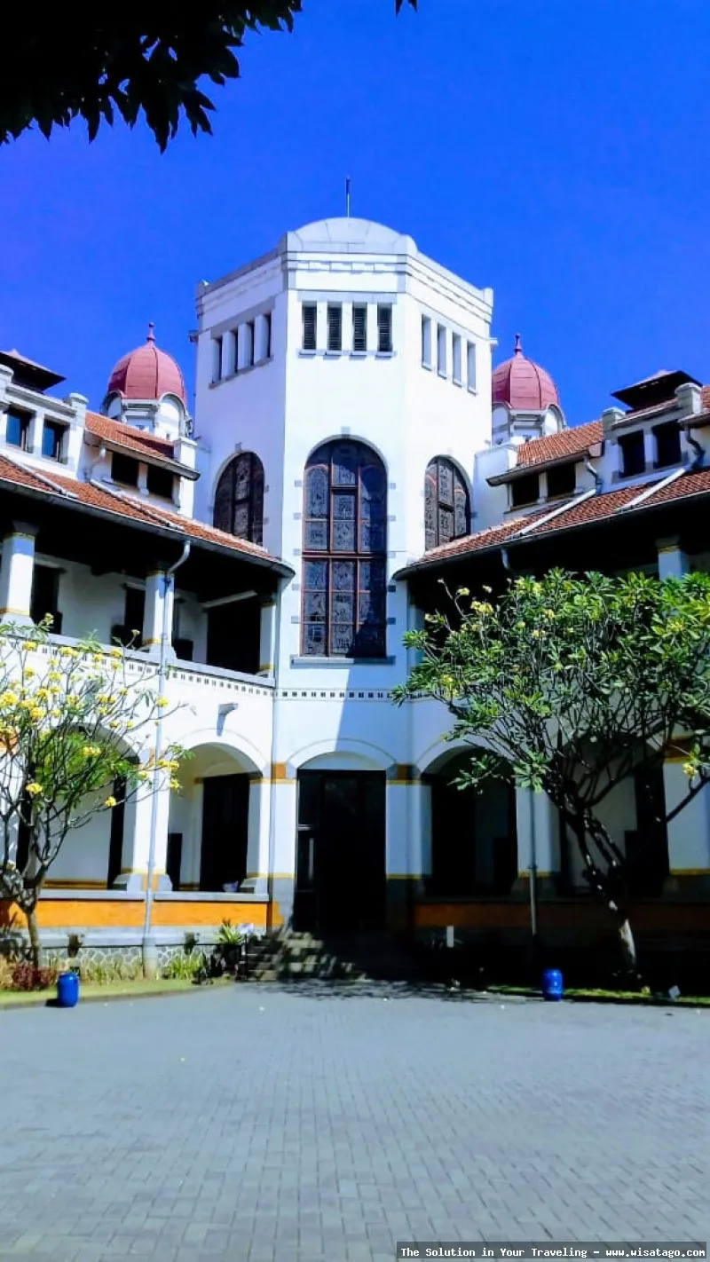Wisata Lawang Sewu: bangunan bersejarah megah