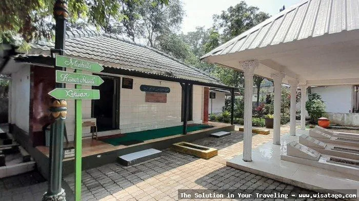 wisata Makam Ki Ronggo yang sakral
