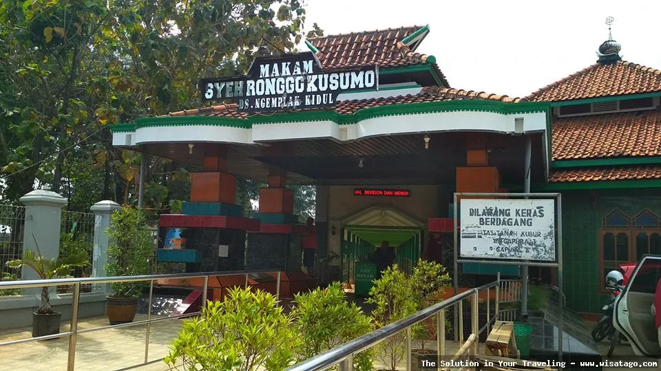 wisata Makam Ki Ronggo yang sakral