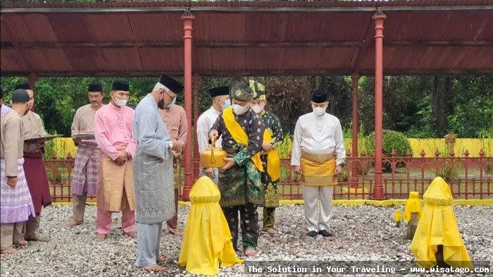 wisata Makam Merah, ziarah religi