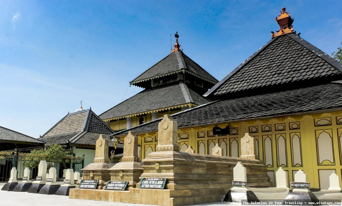 wisata Makam Merah penuh sejarah