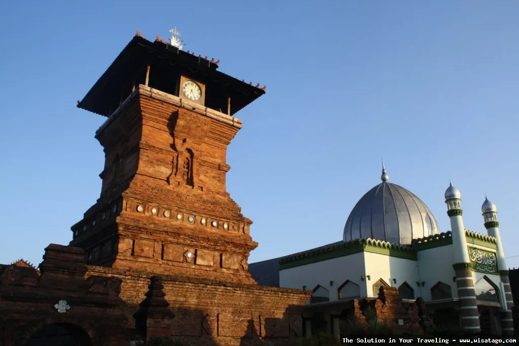 Wisata Makam Merah, ziarah religi.