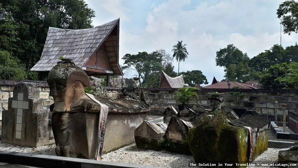 wisata Makam Merah, ziarah religi