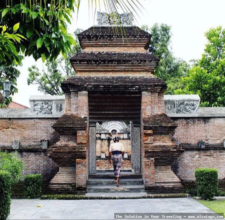 Wisata Makam Merah, ziarah religi.