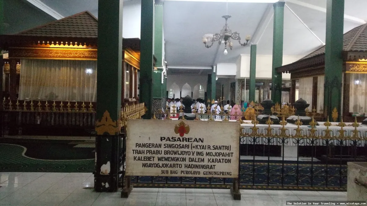 wisata Makam Sunan Geseng yang sakral