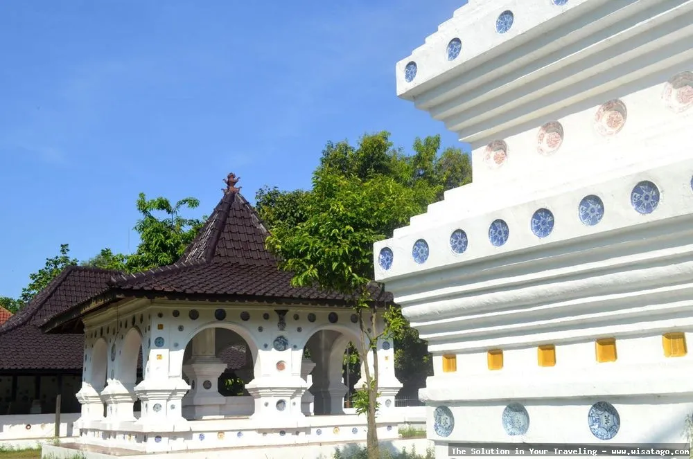 wisata Makam Sunan Geseng yang religi