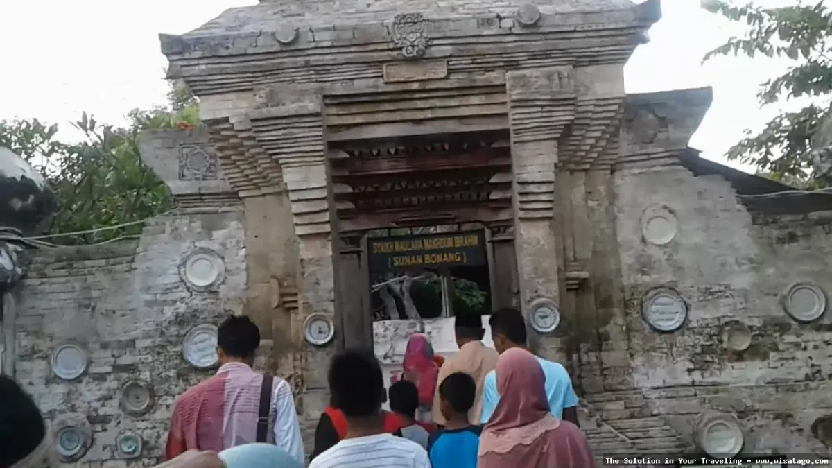 wisata Makam Sunan Geseng yang religius