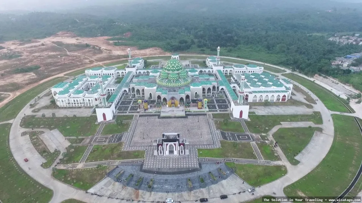 wisata Masjid Agung Natuna yang megah