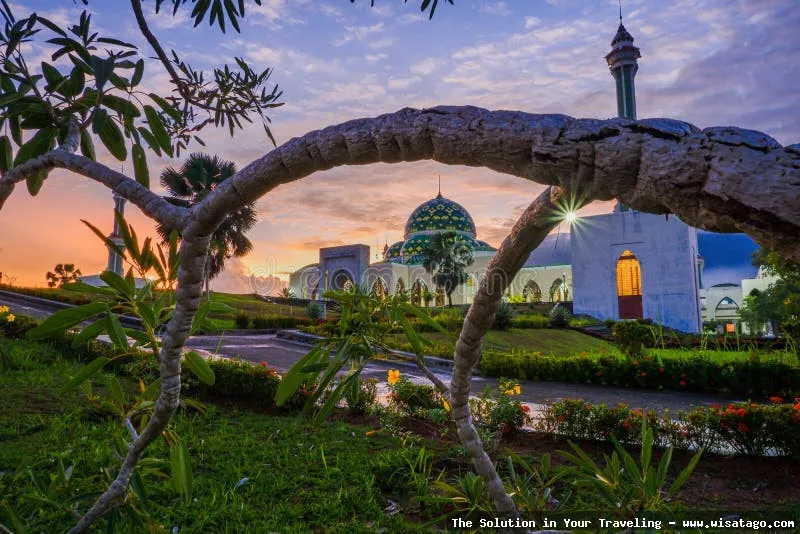 wisata Masjid Agung Natuna yang megah