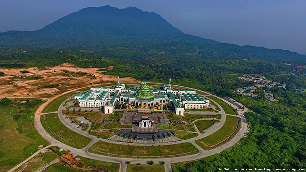 Wisata Masjid Agung Natuna megah mempesona