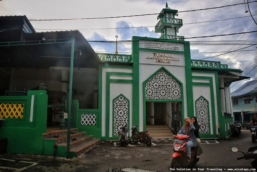 Wisata Masjid Jami Baiturrahim yang khidmat