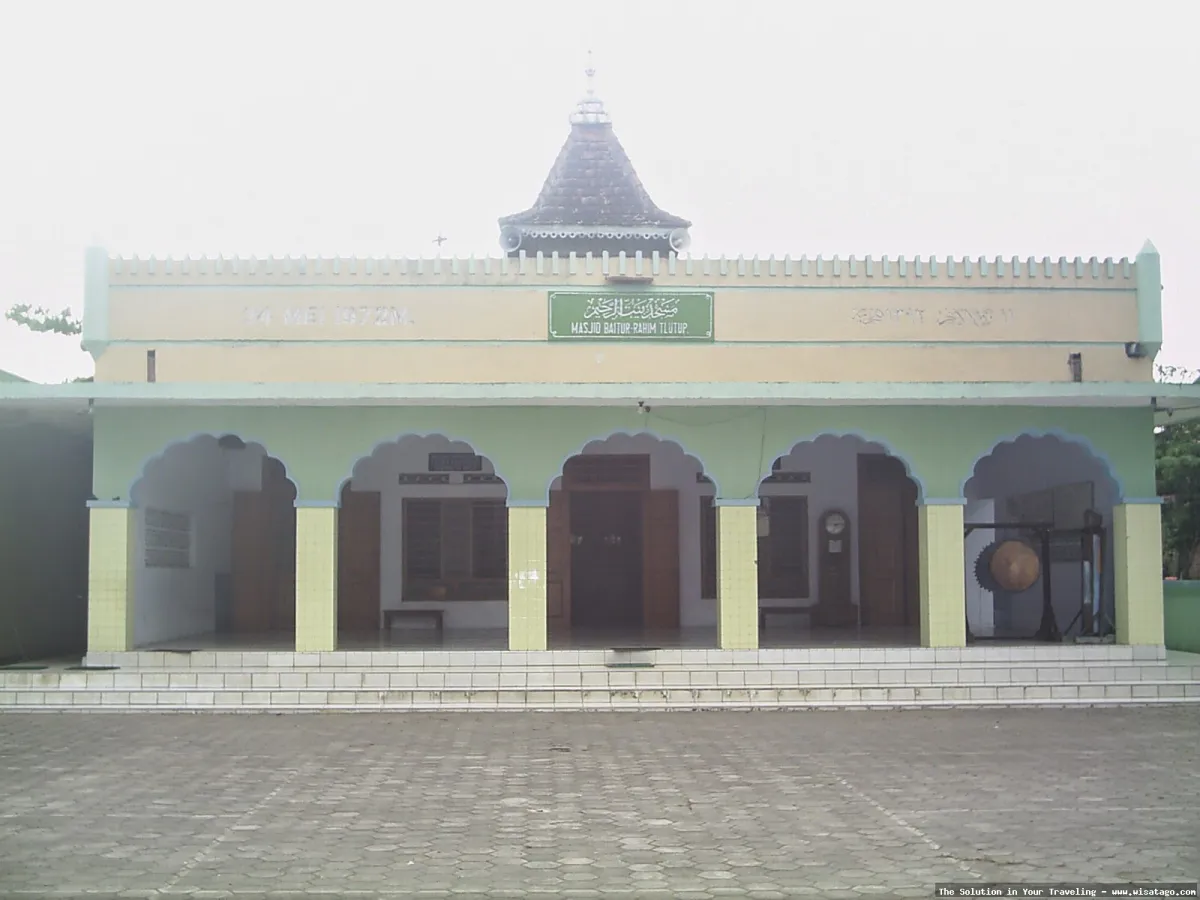 Wisata Masjid Jami Baiturrahim yang khusyuk