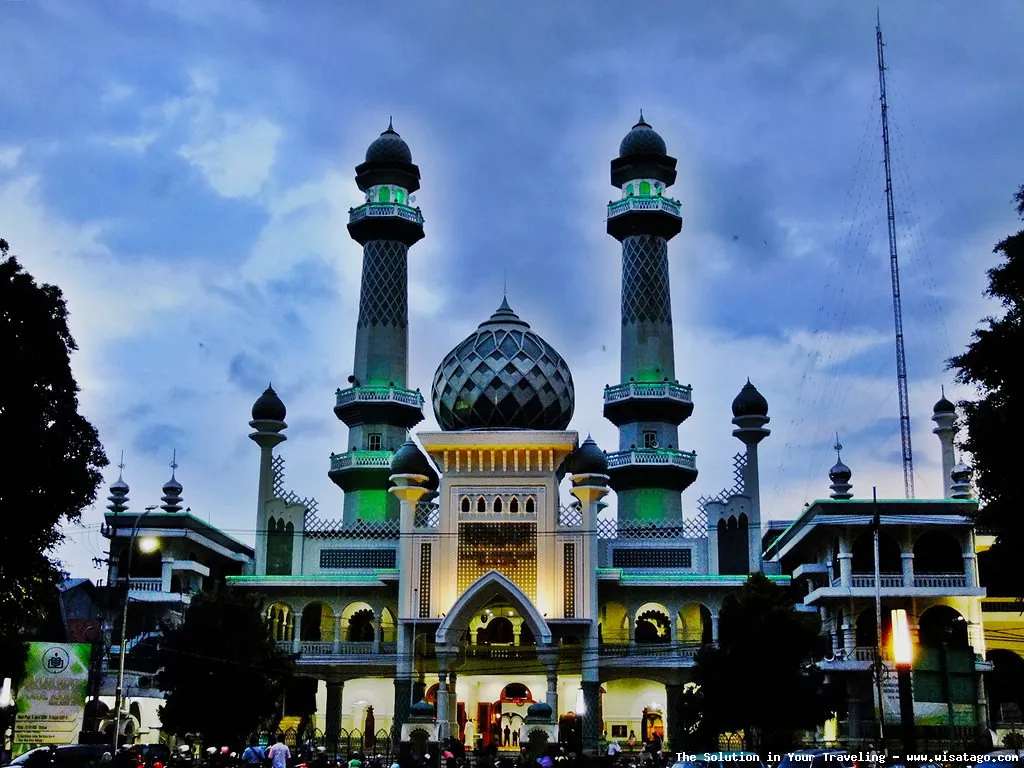 Wisata Masjid Jami Baiturrahim yang indah
