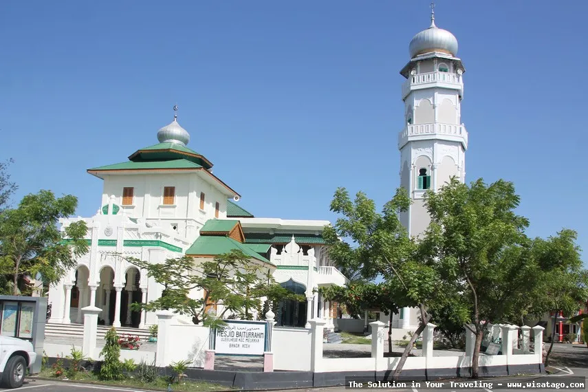 Wisata Masjid Jami Baiturrahim yang indah