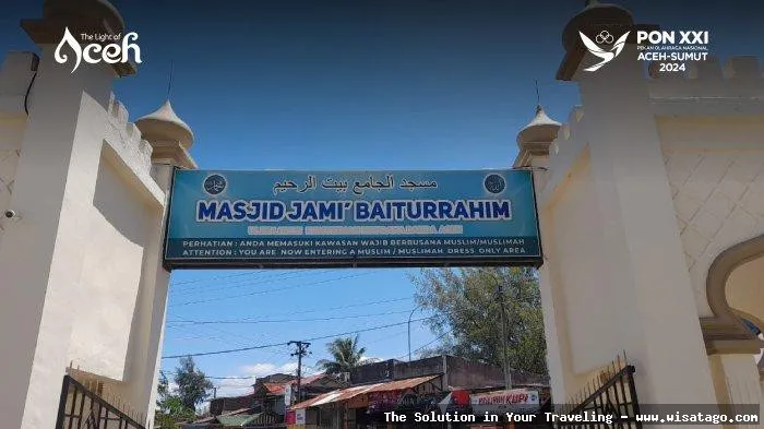 Wisata Masjid Jami Baiturrahim yang mempesona