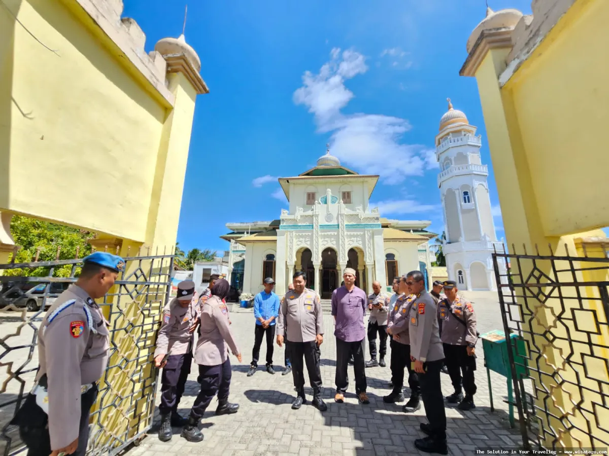 wisata Masjid Jami Baiturrahim bersejarah