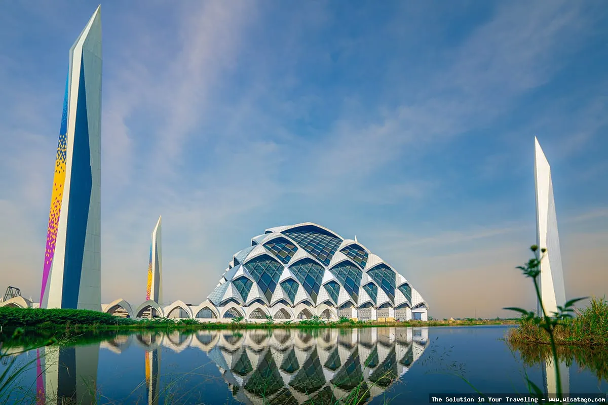 Wisata Masjid Raya Bandung yang indah