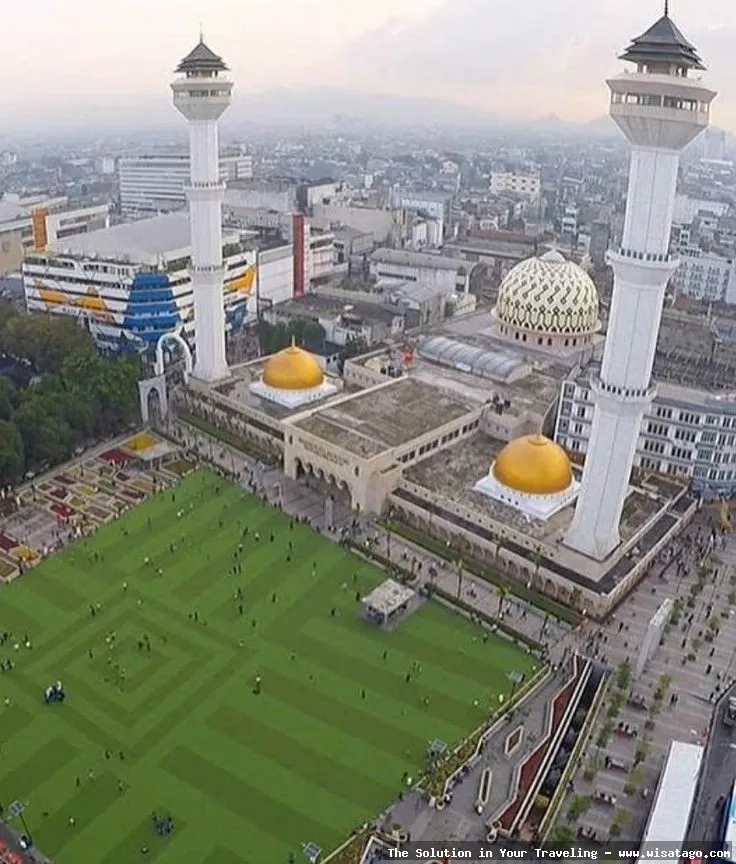 wisata Masjid Raya Bandung yang indah