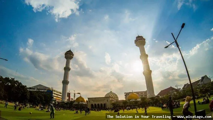 Wisata Masjid Raya Bandung yang indah