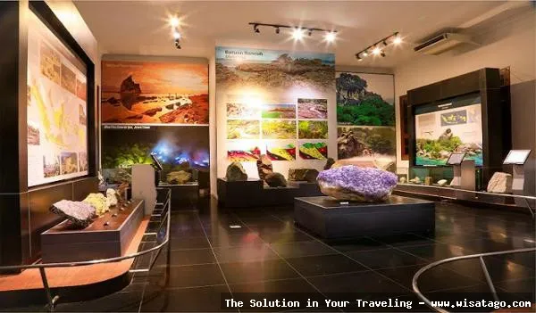 Wisata Museum Geologi Bandung menarik.