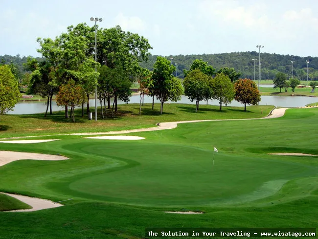 wisata Padang Golf Southlinks yang indah