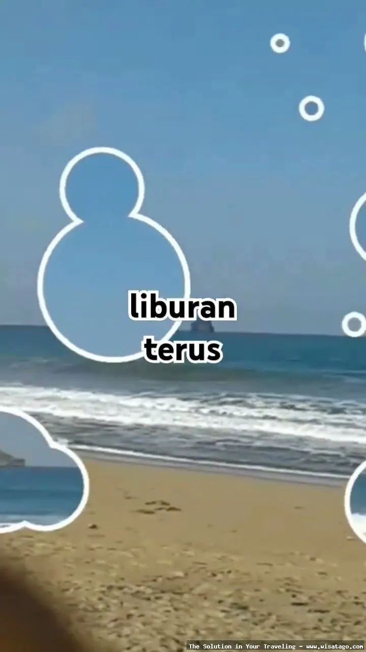 wisata Pantai Bajul Mati indah mempesona