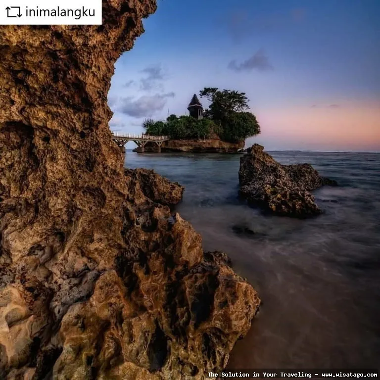 Wisata Pantai Balekambang yang mempesona