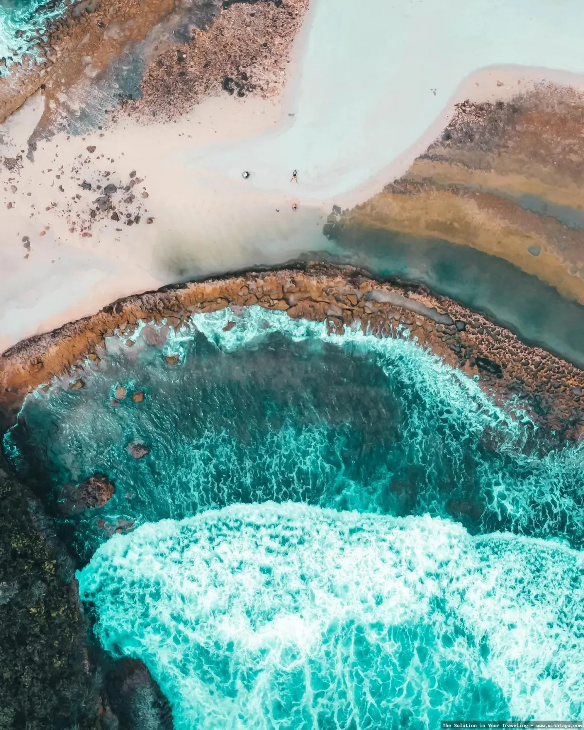 wisata Pantai Batu Bengkung memesona.