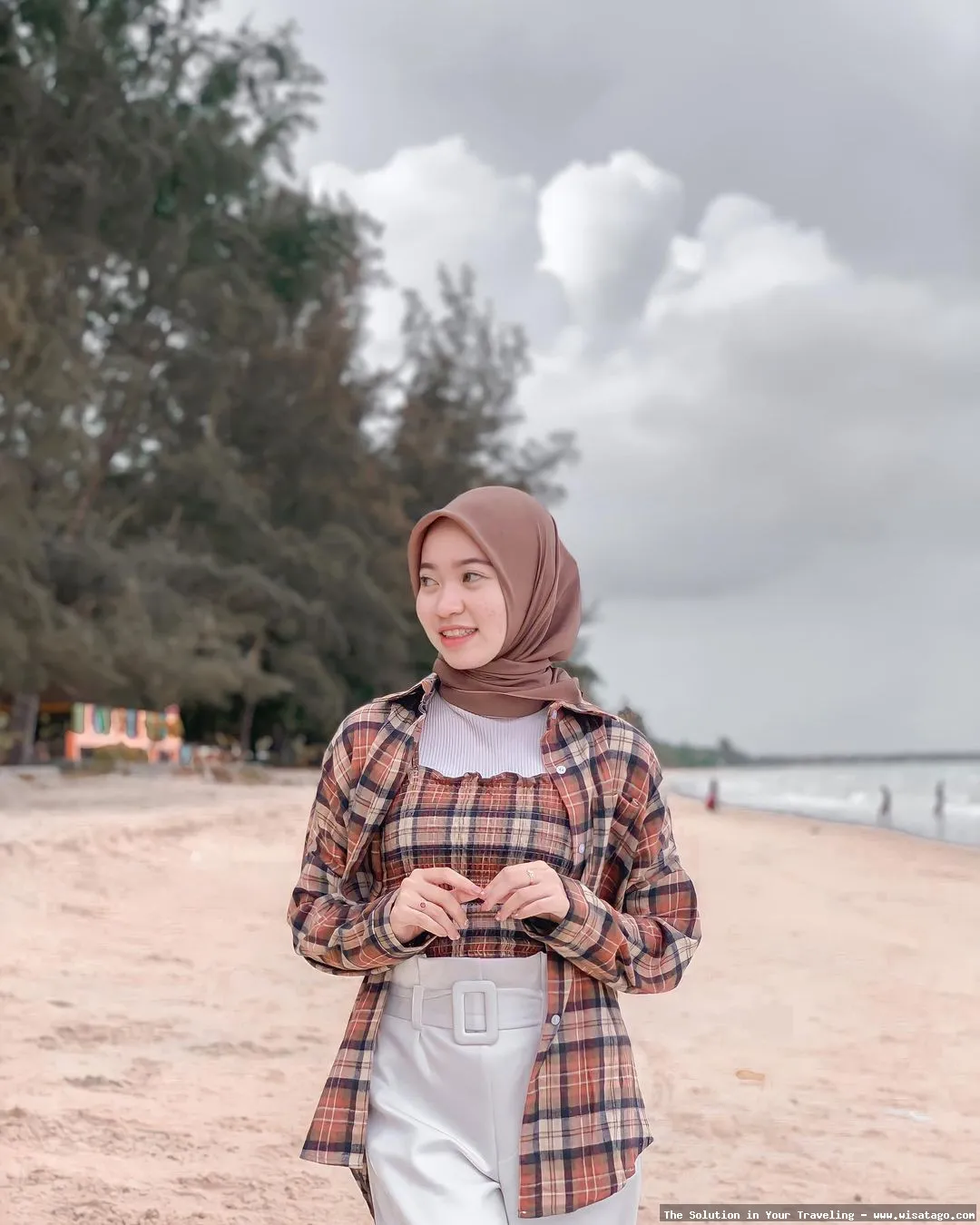 wisata Pantai Batu Berdaun yang indah
